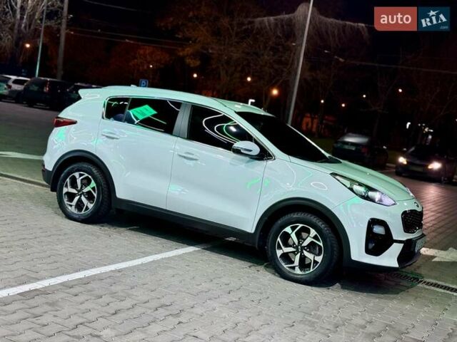 Білий Кіа Sportage, об'ємом двигуна 1.6 л та пробігом 72 тис. км за 18900 $, фото 39 на Automoto.ua