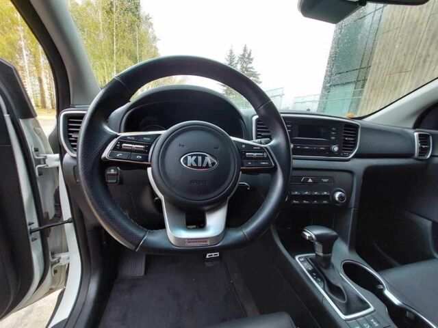 Белый Киа Sportage, объемом двигателя 2 л и пробегом 47 тыс. км за 8300 $, фото 6 на Automoto.ua
