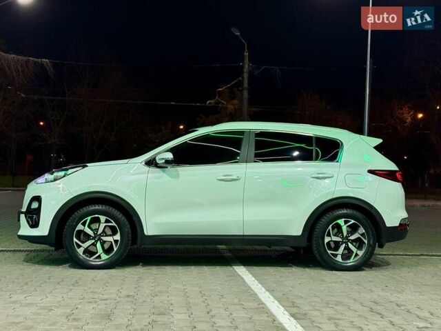 Білий Кіа Sportage, об'ємом двигуна 1.6 л та пробігом 72 тис. км за 18900 $, фото 31 на Automoto.ua
