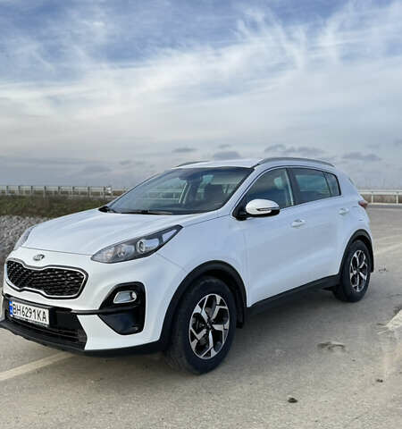 Белый Киа Sportage, объемом двигателя 1.6 л и пробегом 148 тыс. км за 16500 $, фото 2 на Automoto.ua
