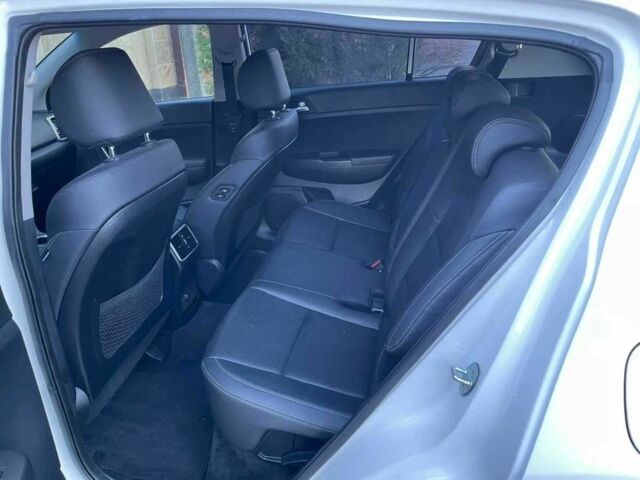 Білий Кіа Sportage, об'ємом двигуна 2 л та пробігом 69 тис. км за 16800 $, фото 7 на Automoto.ua