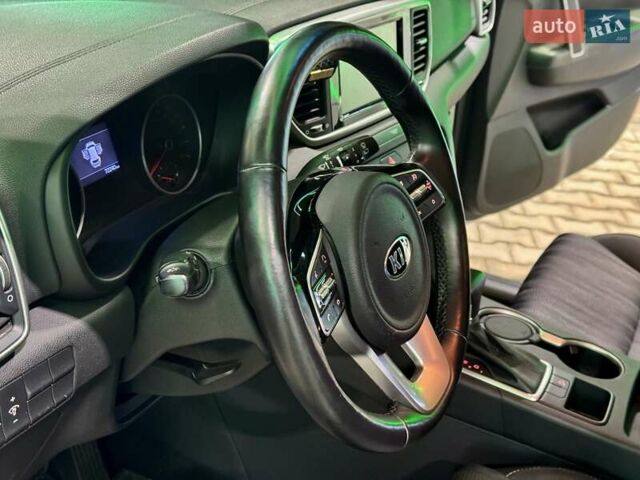 Білий Кіа Sportage, об'ємом двигуна 1.6 л та пробігом 72 тис. км за 18900 $, фото 7 на Automoto.ua