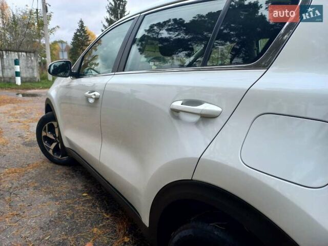 Белый Киа Sportage, объемом двигателя 1.59 л и пробегом 53 тыс. км за 16950 $, фото 69 на Automoto.ua