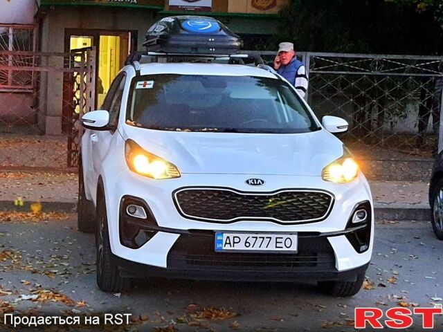 Белый Киа Sportage, объемом двигателя 1.6 л и пробегом 77 тыс. км за 19000 $, фото 1 на Automoto.ua