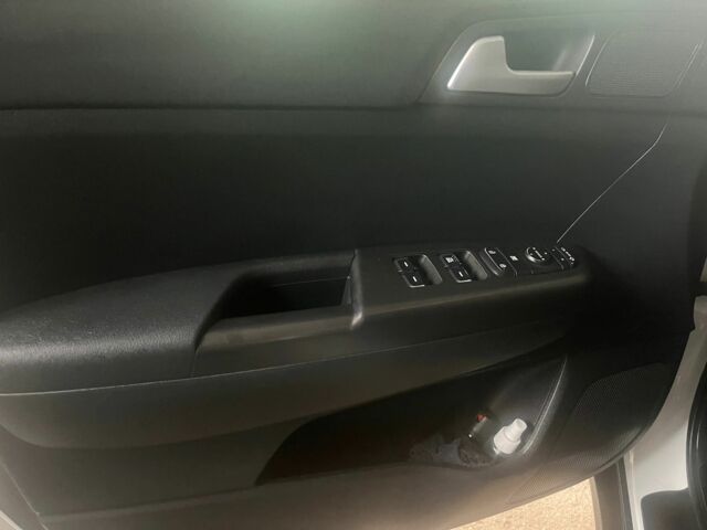 Белый Киа Sportage, объемом двигателя 1.6 л и пробегом 147 тыс. км за 16500 $, фото 17 на Automoto.ua