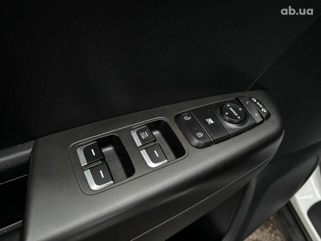 Білий Кіа Sportage, об'ємом двигуна 1.6 л та пробігом 61 тис. км за 19990 $, фото 18 на Automoto.ua