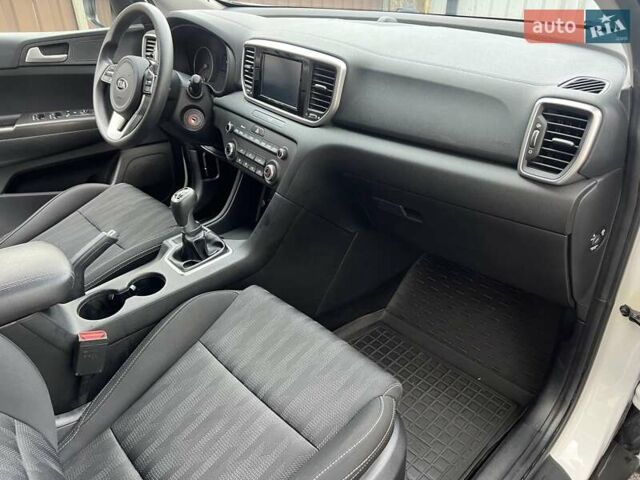 Белый Киа Sportage, объемом двигателя 1.59 л и пробегом 55 тыс. км за 14999 $, фото 16 на Automoto.ua