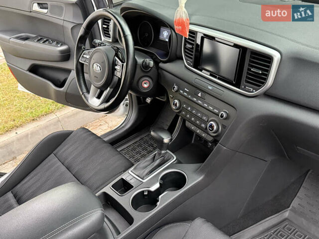 Белый Киа Sportage, объемом двигателя 1.59 л и пробегом 72 тыс. км за 18500 $, фото 89 на Automoto.ua