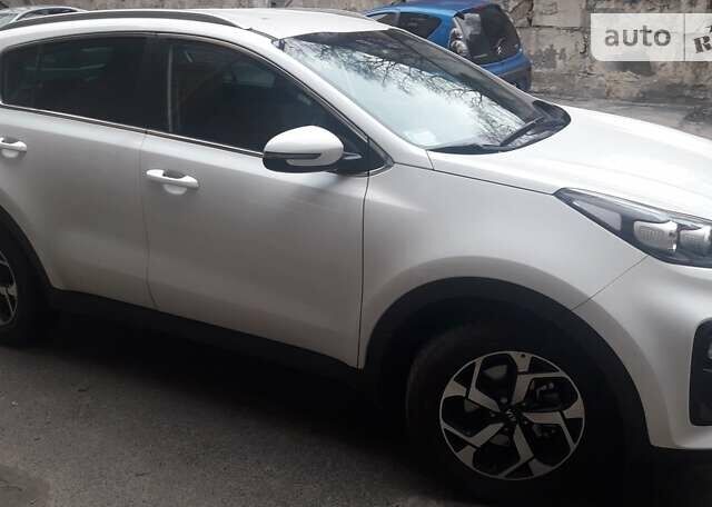 Білий Кіа Sportage, об'ємом двигуна 1.59 л та пробігом 78 тис. км за 18300 $, фото 5 на Automoto.ua