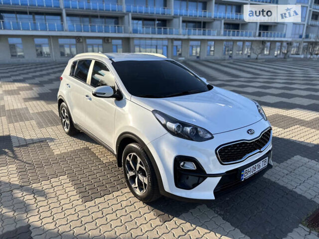 Белый Киа Sportage, объемом двигателя 1.6 л и пробегом 82 тыс. км за 19000 $, фото 1 на Automoto.ua