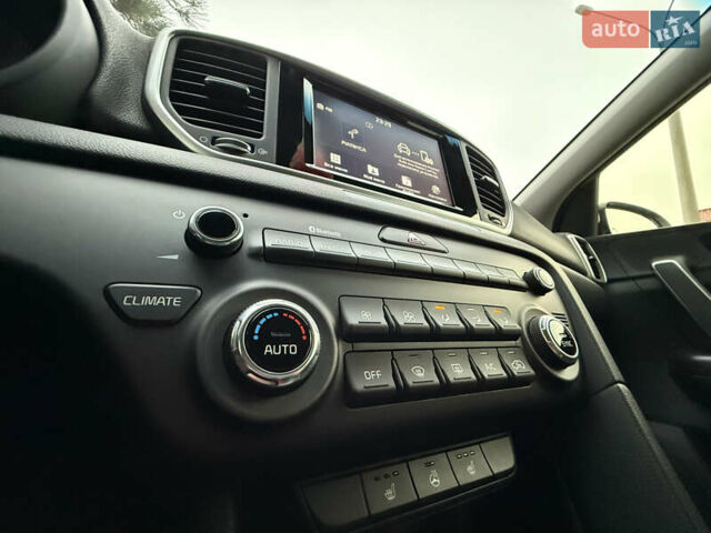 Белый Киа Sportage, объемом двигателя 1.59 л и пробегом 72 тыс. км за 18500 $, фото 103 на Automoto.ua