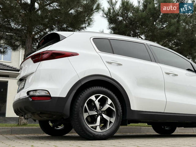 Белый Киа Sportage, объемом двигателя 1.59 л и пробегом 72 тыс. км за 18500 $, фото 63 на Automoto.ua