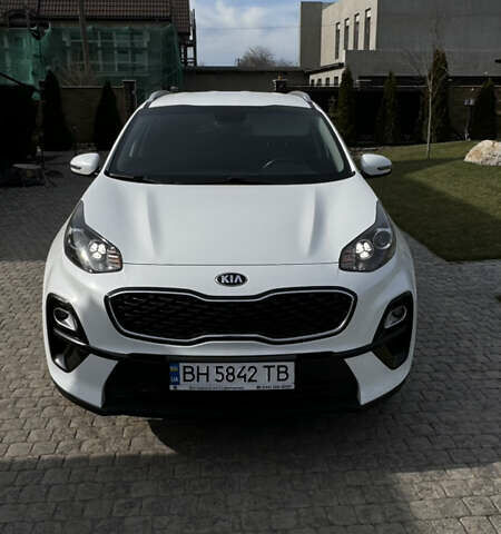 Белый Киа Sportage, объемом двигателя 1.6 л и пробегом 90 тыс. км за 20100 $, фото 3 на Automoto.ua