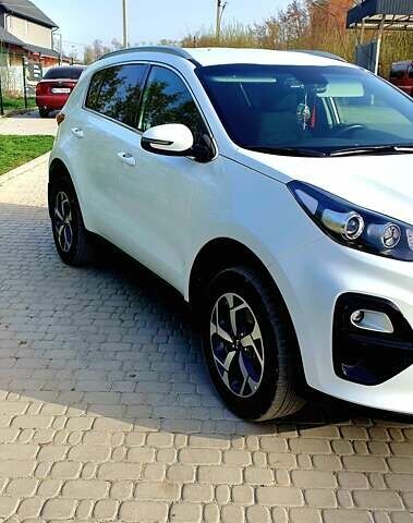 Білий Кіа Sportage, об'ємом двигуна 1.59 л та пробігом 36 тис. км за 21900 $, фото 11 на Automoto.ua