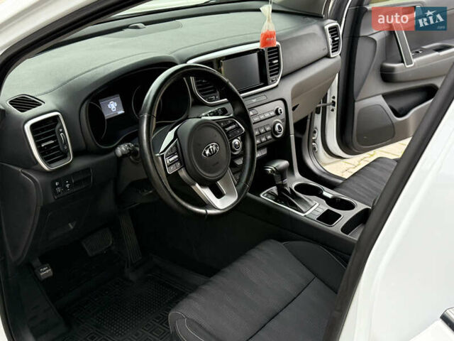 Белый Киа Sportage, объемом двигателя 1.59 л и пробегом 72 тыс. км за 18500 $, фото 83 на Automoto.ua
