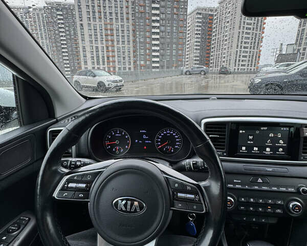 Білий Кіа Sportage, об'ємом двигуна 1.59 л та пробігом 180 тис. км за 15600 $, фото 7 на Automoto.ua