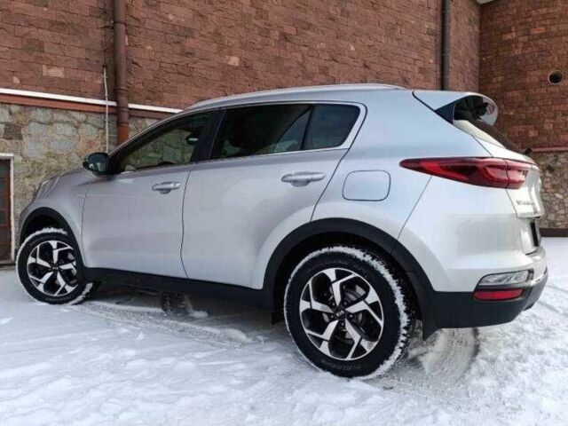 Белый Киа Sportage, объемом двигателя 2 л и пробегом 102 тыс. км за 10200 $, фото 2 на Automoto.ua