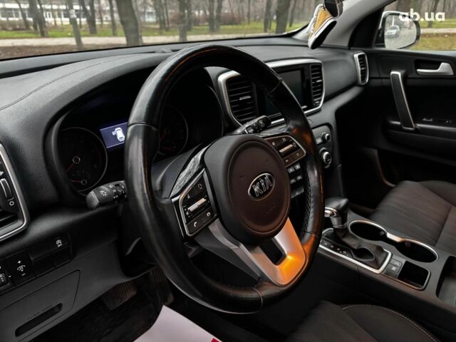 Білий Кіа Sportage, об'ємом двигуна 1.6 л та пробігом 61 тис. км за 19990 $, фото 24 на Automoto.ua
