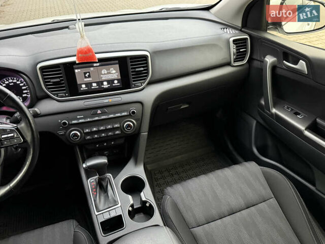 Белый Киа Sportage, объемом двигателя 1.59 л и пробегом 72 тыс. км за 18500 $, фото 94 на Automoto.ua