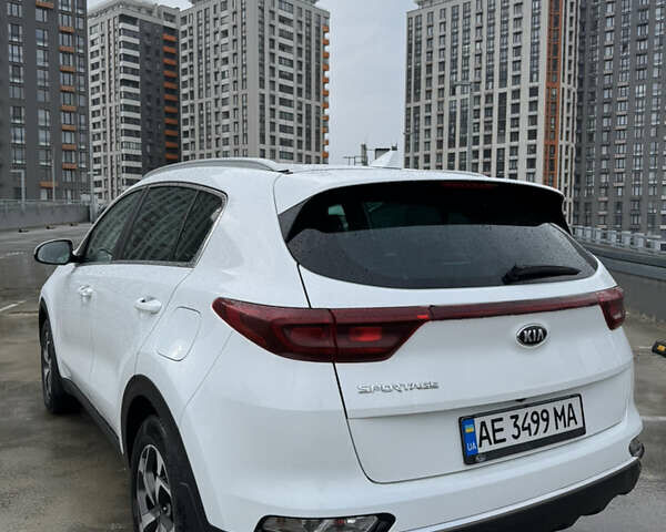 Білий Кіа Sportage, об'ємом двигуна 1.59 л та пробігом 180 тис. км за 15600 $, фото 2 на Automoto.ua