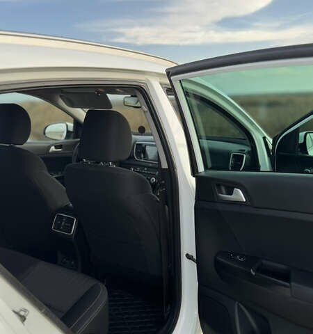 Белый Киа Sportage, объемом двигателя 1.6 л и пробегом 148 тыс. км за 16500 $, фото 11 на Automoto.ua
