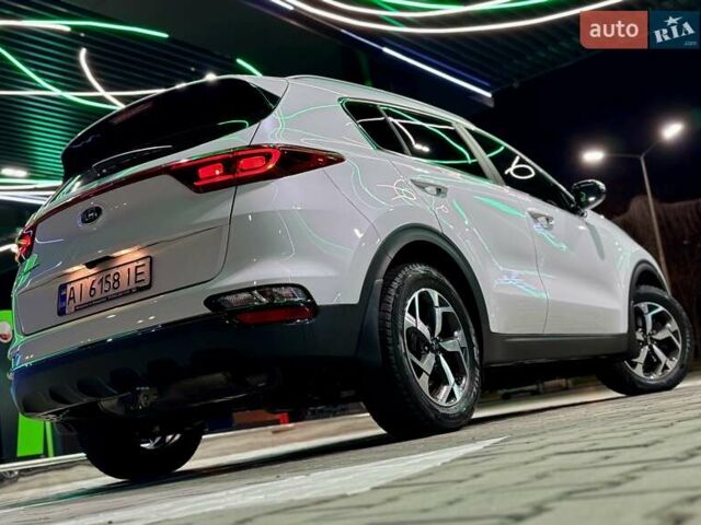 Білий Кіа Sportage, об'ємом двигуна 1.6 л та пробігом 72 тис. км за 18900 $, фото 29 на Automoto.ua