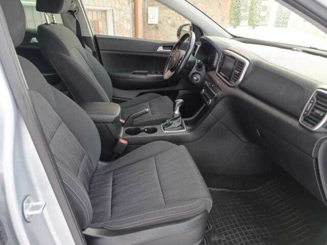 Белый Киа Sportage, объемом двигателя 2 л и пробегом 102 тыс. км за 10200 $, фото 19 на Automoto.ua