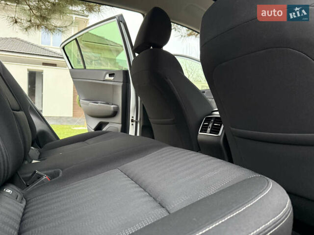 Белый Киа Sportage, объемом двигателя 1.59 л и пробегом 72 тыс. км за 18500 $, фото 90 на Automoto.ua