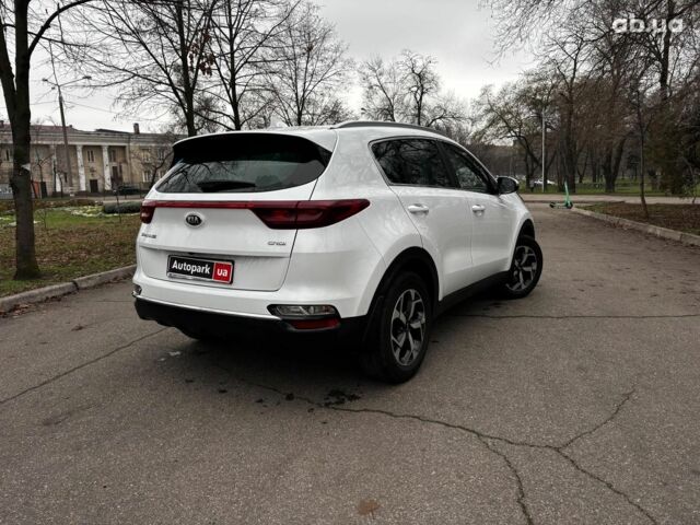Білий Кіа Sportage, об'ємом двигуна 1.6 л та пробігом 61 тис. км за 19990 $, фото 6 на Automoto.ua