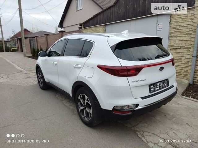 Белый Киа Sportage, объемом двигателя 1.6 л и пробегом 63 тыс. км за 20500 $, фото 2 на Automoto.ua