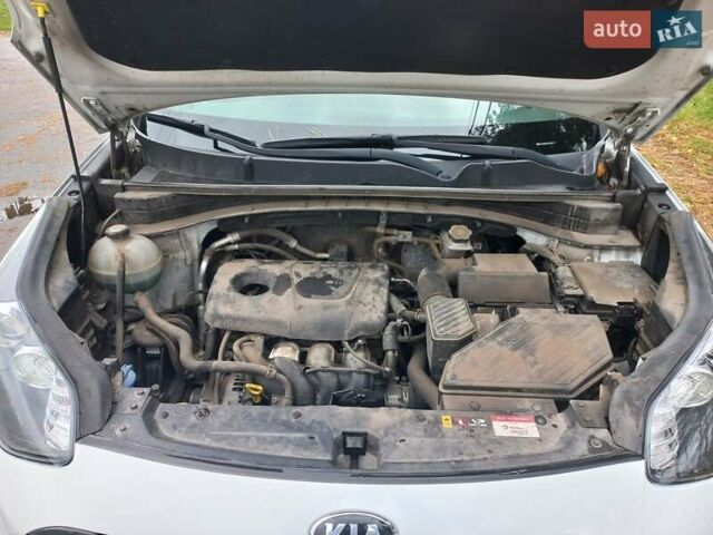 Белый Киа Sportage, объемом двигателя 1.59 л и пробегом 53 тыс. км за 16950 $, фото 47 на Automoto.ua