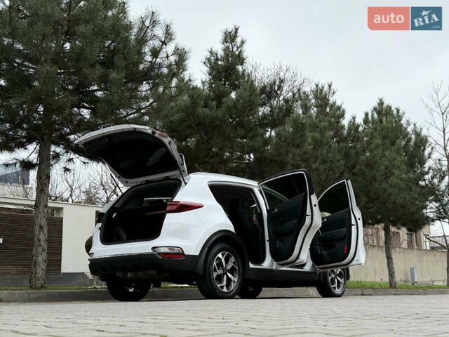 Белый Киа Sportage, объемом двигателя 1.59 л и пробегом 72 тыс. км за 18500 $, фото 75 на Automoto.ua
