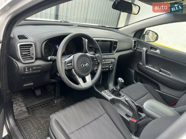 Белый Киа Sportage, объемом двигателя 1.59 л и пробегом 55 тыс. км за 14999 $, фото 10 на Automoto.ua