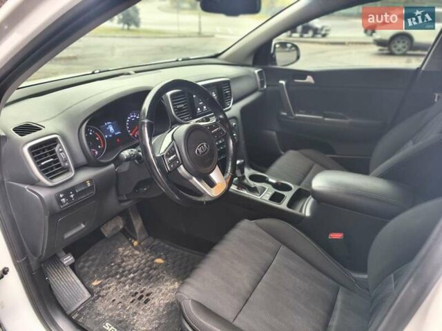 Белый Киа Sportage, объемом двигателя 1.6 л и пробегом 151 тыс. км за 19500 $, фото 16 на Automoto.ua