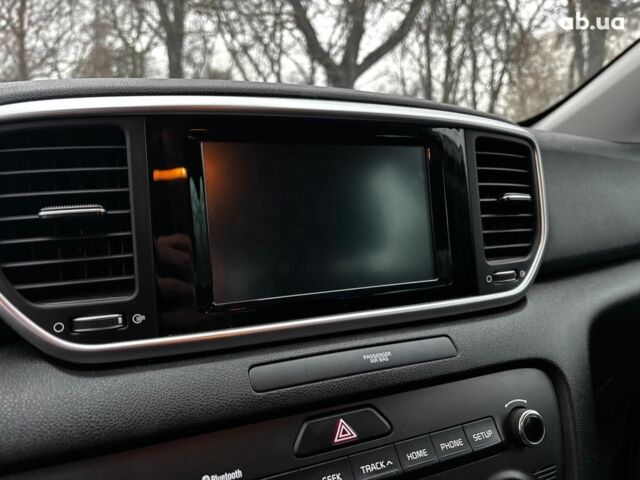 Білий Кіа Sportage, об'ємом двигуна 1.6 л та пробігом 61 тис. км за 19990 $, фото 20 на Automoto.ua