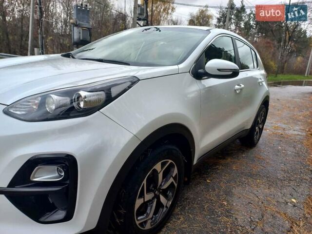 Белый Киа Sportage, объемом двигателя 1.59 л и пробегом 53 тыс. км за 16950 $, фото 17 на Automoto.ua