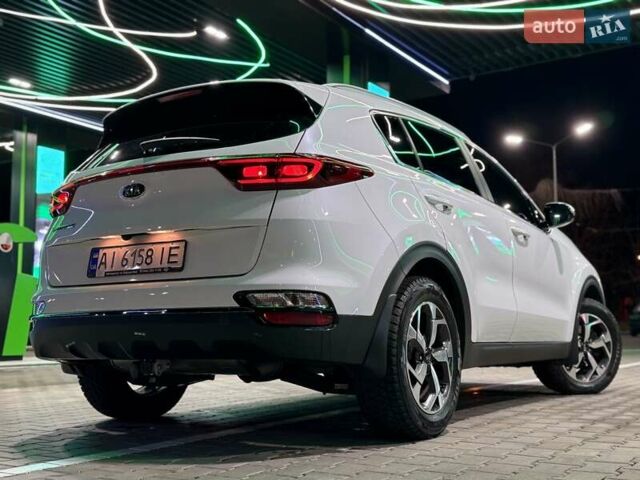 Білий Кіа Sportage, об'ємом двигуна 1.6 л та пробігом 72 тис. км за 18900 $, фото 30 на Automoto.ua