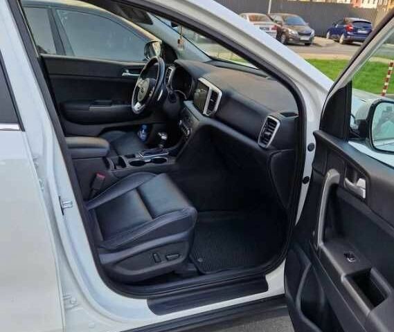 Белый Киа Sportage, объемом двигателя 2 л и пробегом 98 тыс. км за 16900 $, фото 5 на Automoto.ua