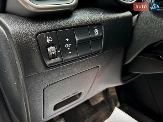 Белый Киа Sportage, объемом двигателя 1.6 л и пробегом 61 тыс. км за 19990 $, фото 19 на Automoto.ua