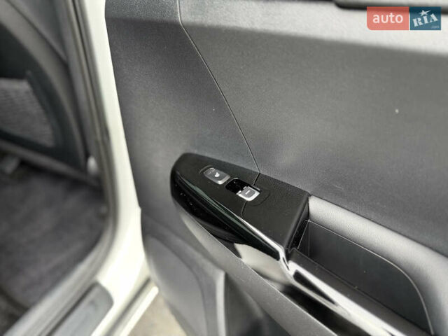 Белый Киа Sportage, объемом двигателя 2 л и пробегом 129 тыс. км за 24900 $, фото 15 на Automoto.ua