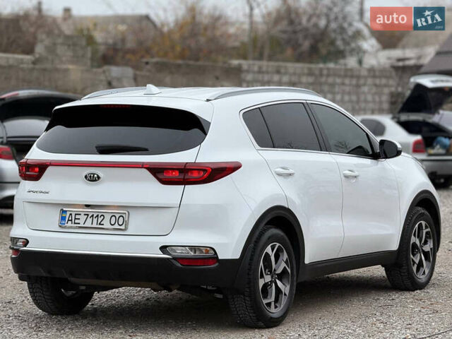 Білий Кіа Sportage, об'ємом двигуна 1.59 л та пробігом 60 тис. км за 17700 $, фото 3 на Automoto.ua