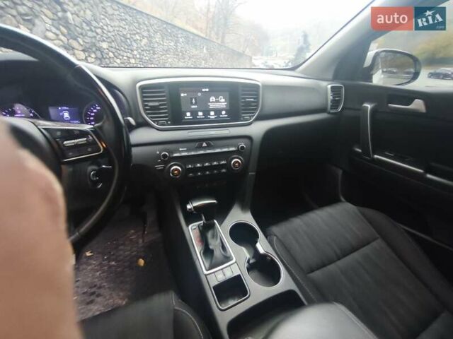Белый Киа Sportage, объемом двигателя 1.6 л и пробегом 151 тыс. км за 19500 $, фото 28 на Automoto.ua