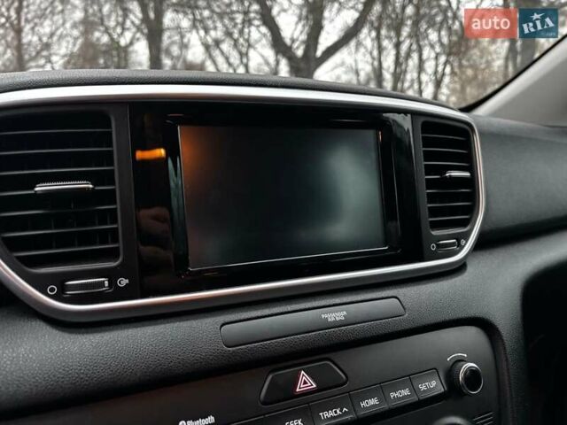 Белый Киа Sportage, объемом двигателя 1.6 л и пробегом 61 тыс. км за 19990 $, фото 21 на Automoto.ua