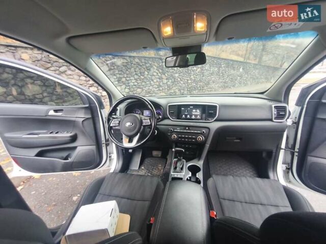 Белый Киа Sportage, объемом двигателя 1.6 л и пробегом 151 тыс. км за 19500 $, фото 31 на Automoto.ua