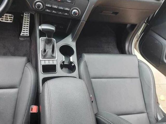 Белый Киа Sportage, объемом двигателя 2 л и пробегом 47 тыс. км за 8300 $, фото 7 на Automoto.ua