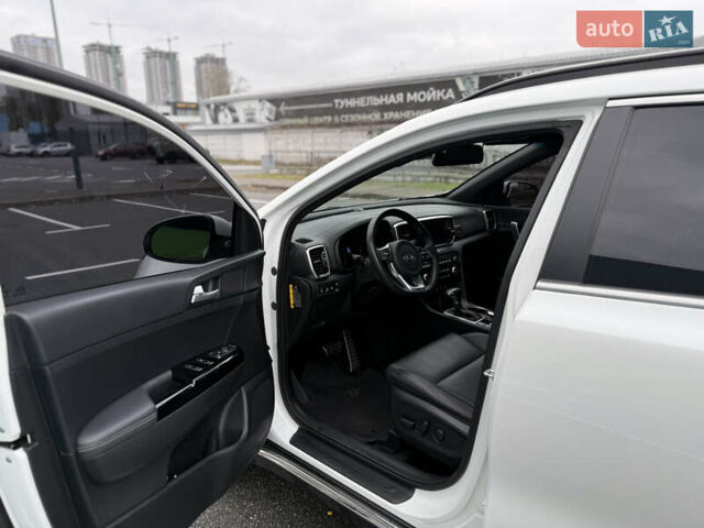 Белый Киа Sportage, объемом двигателя 2 л и пробегом 129 тыс. км за 24900 $, фото 9 на Automoto.ua