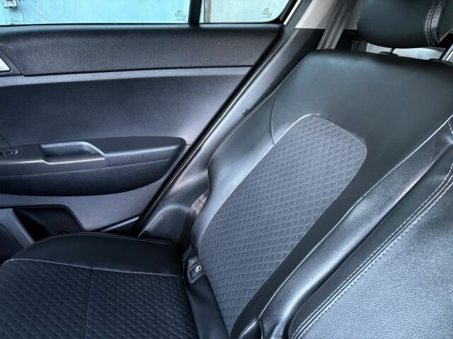 Белый Киа Sportage, объемом двигателя 1.6 л и пробегом 66 тыс. км за 19500 $, фото 10 на Automoto.ua