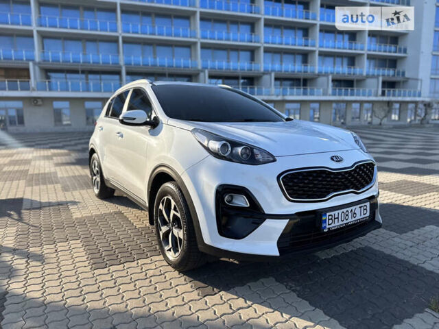 Белый Киа Sportage, объемом двигателя 1.6 л и пробегом 82 тыс. км за 19000 $, фото 2 на Automoto.ua