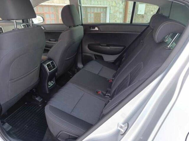 Белый Киа Sportage, объемом двигателя 2 л и пробегом 102 тыс. км за 10200 $, фото 18 на Automoto.ua