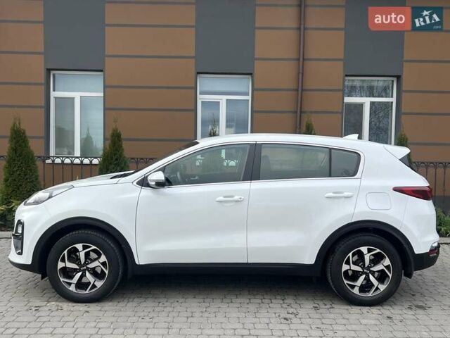 Белый Киа Sportage, объемом двигателя 1.59 л и пробегом 55 тыс. км за 14999 $, фото 2 на Automoto.ua